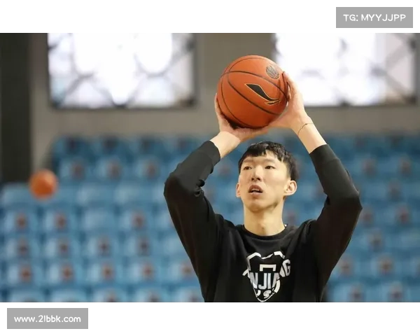 周琦重返新疆篮球队展望未来潜力与球队发展期待