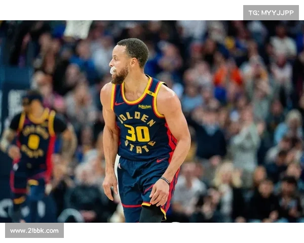 库里季后赛神奇逆转带领勇士战胜强敌书写传奇篇章