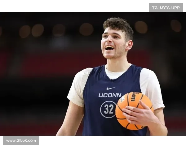 张德培队首次夺得2024澳门网球名人赛冠军